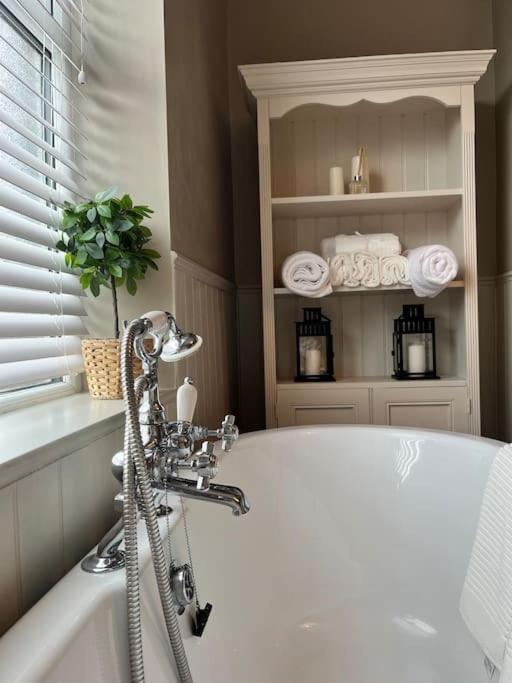 Wellington Cottage Ilkley Bagian luar foto
